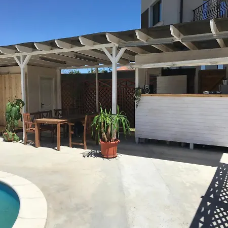 Breeze Mamaia Nord Guest house 3*