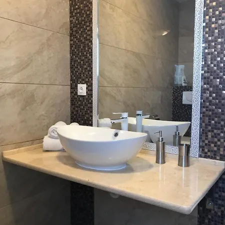 Guest house Breeze Mamaia Nord 3*