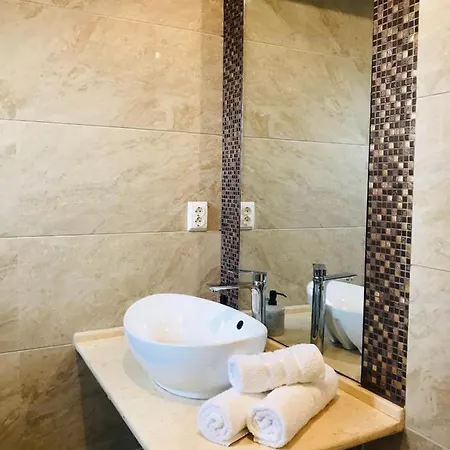 Breeze Mamaia Nord Guest house