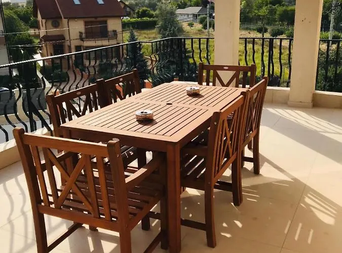 Breeze Mamaia Nord Πανσιόν 3*