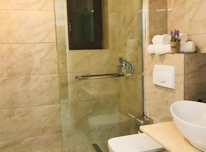 Breeze Mamaia Nord Πανσιόν 3*