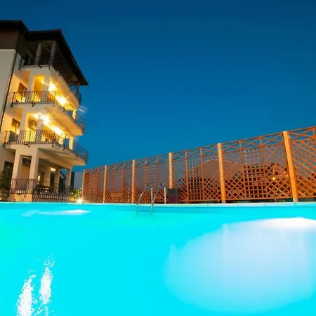 Breeze Mamaia Nord Guest house 3*